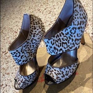 animal print worn 1 time!!